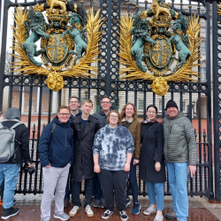 MUN students and Prof. Roberg in front of Buckingham Palace in London, England.