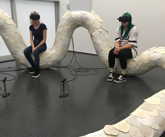 Students experience a VR exhibition at the Museum of Contemporary Art in Chicago. (Fall 2018)