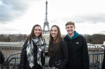 Students in front of the Eiffel Tower
