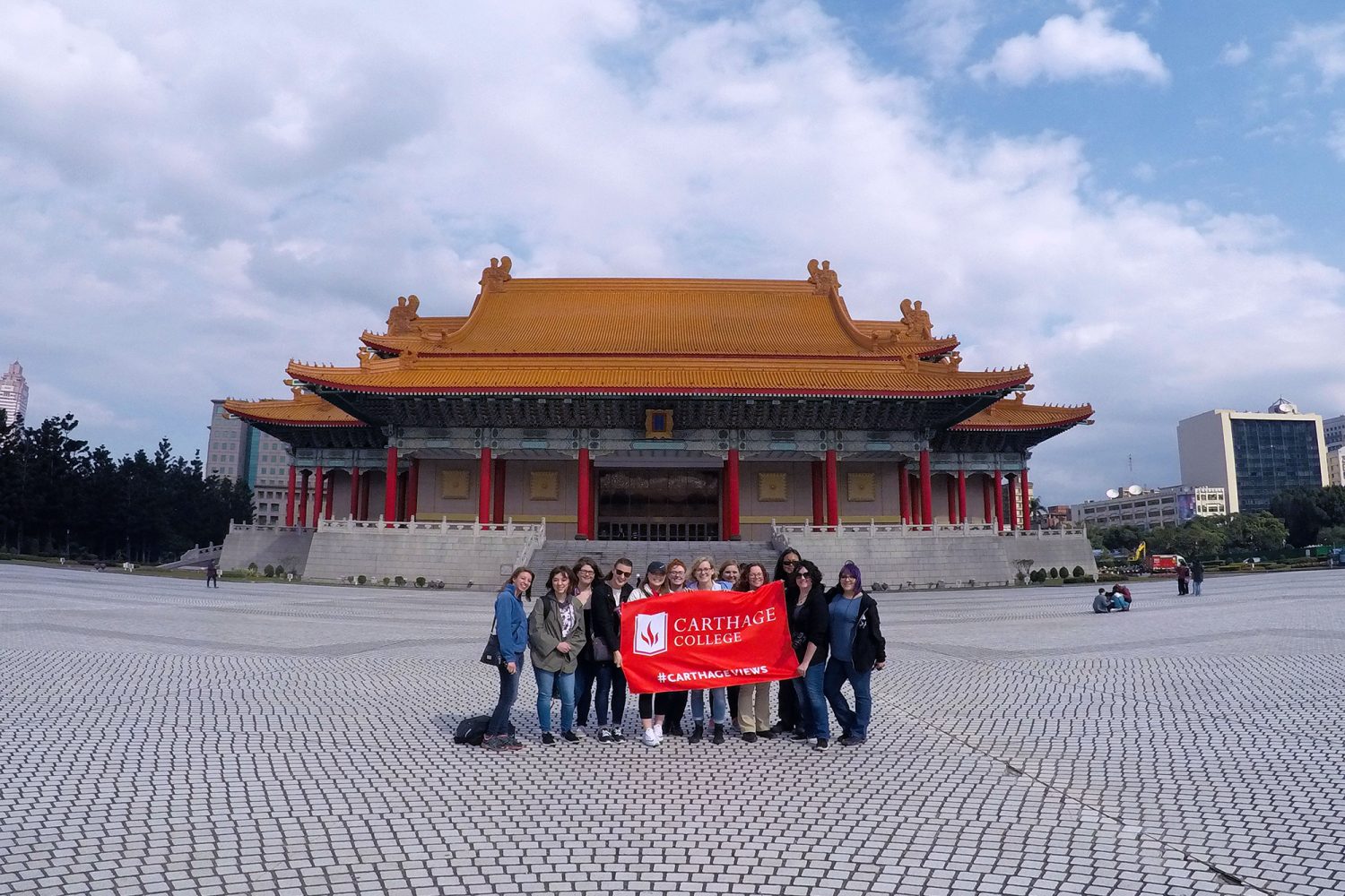 Carthage students on a J-Term study tour to China.
