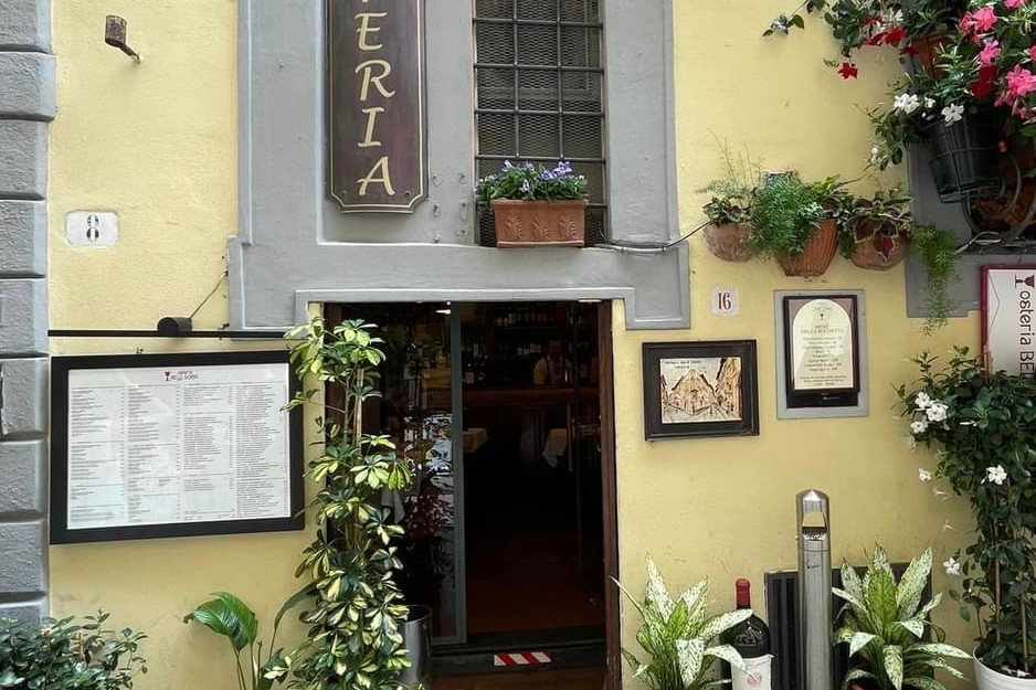 An osteria, places in Italy that serve drinks and food.