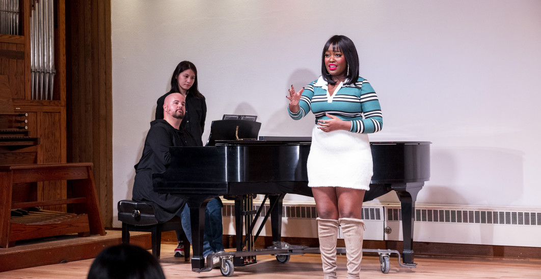 A Master of Music student rehearses with faculty.